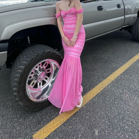 Norma Kamali Dresses & Skirts - Norma Kamali Pink Walter Ruched Off‎ The Shoulder Fishtail Gown Size XS